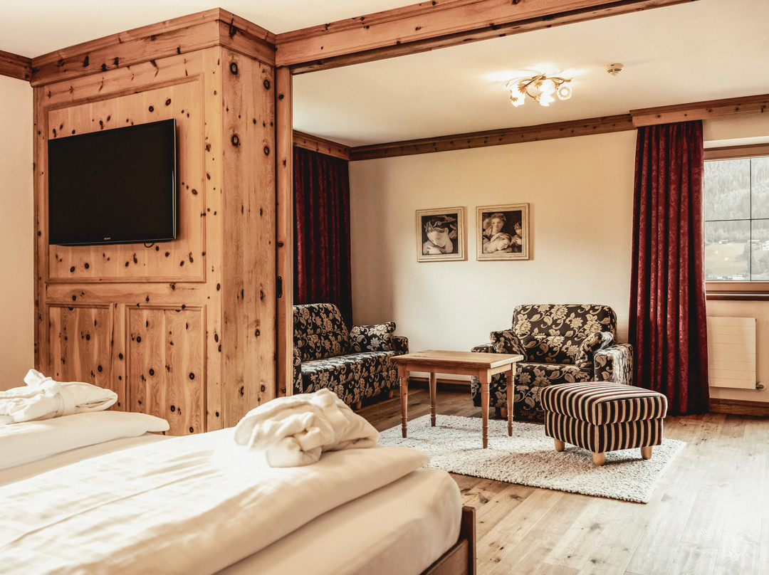 体育与健康英雄酒店- 举行KG酒店主图