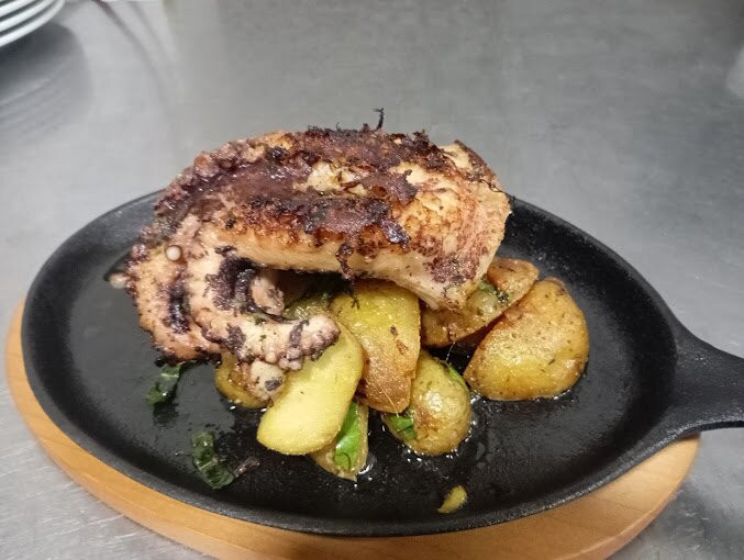 Coco Viche Parrilla Express