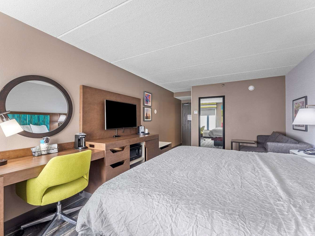 Hampton Inn Cleveland-Westlake主图