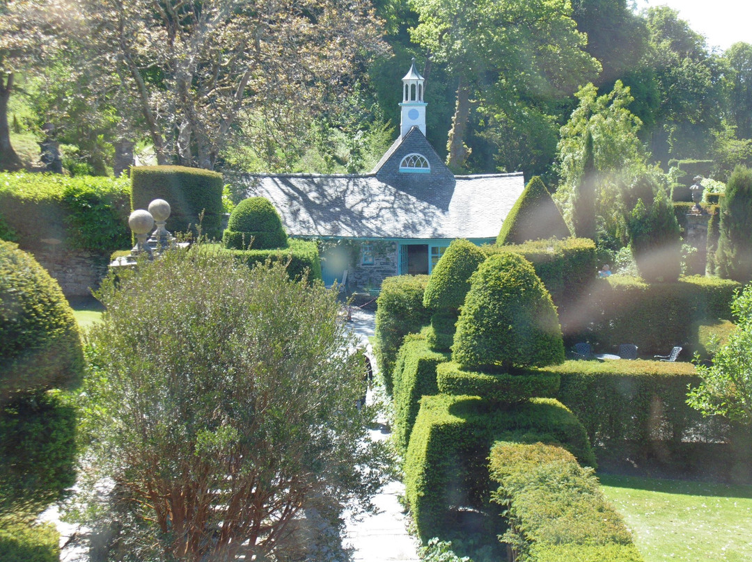 Plas Brondanw Gardens景点图片