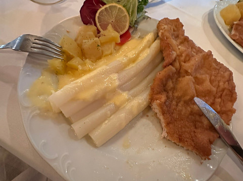 Hotel Und Restaurant