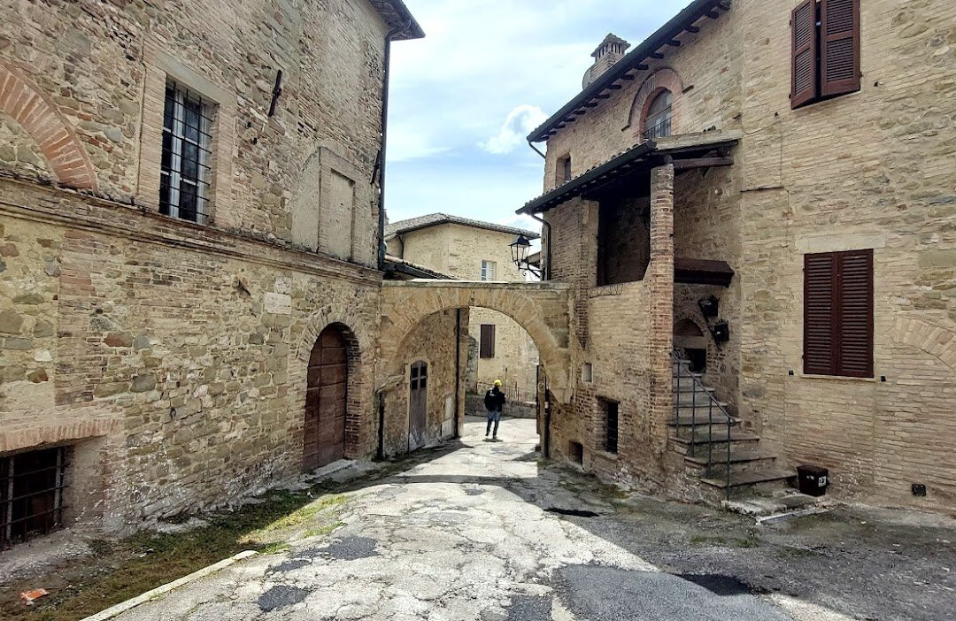 Piazza Silvestri-Bevagna必去景点