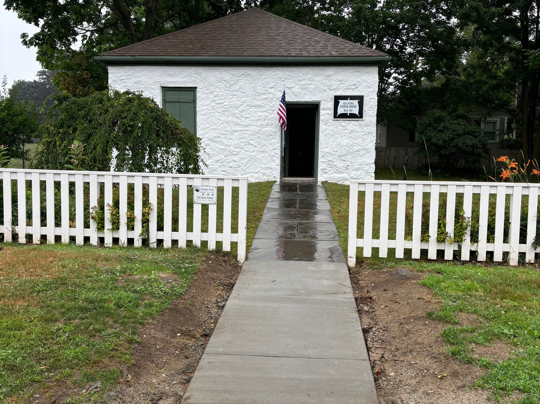 Old Stone Schoolhouse Museum-Fairhaven必去景点