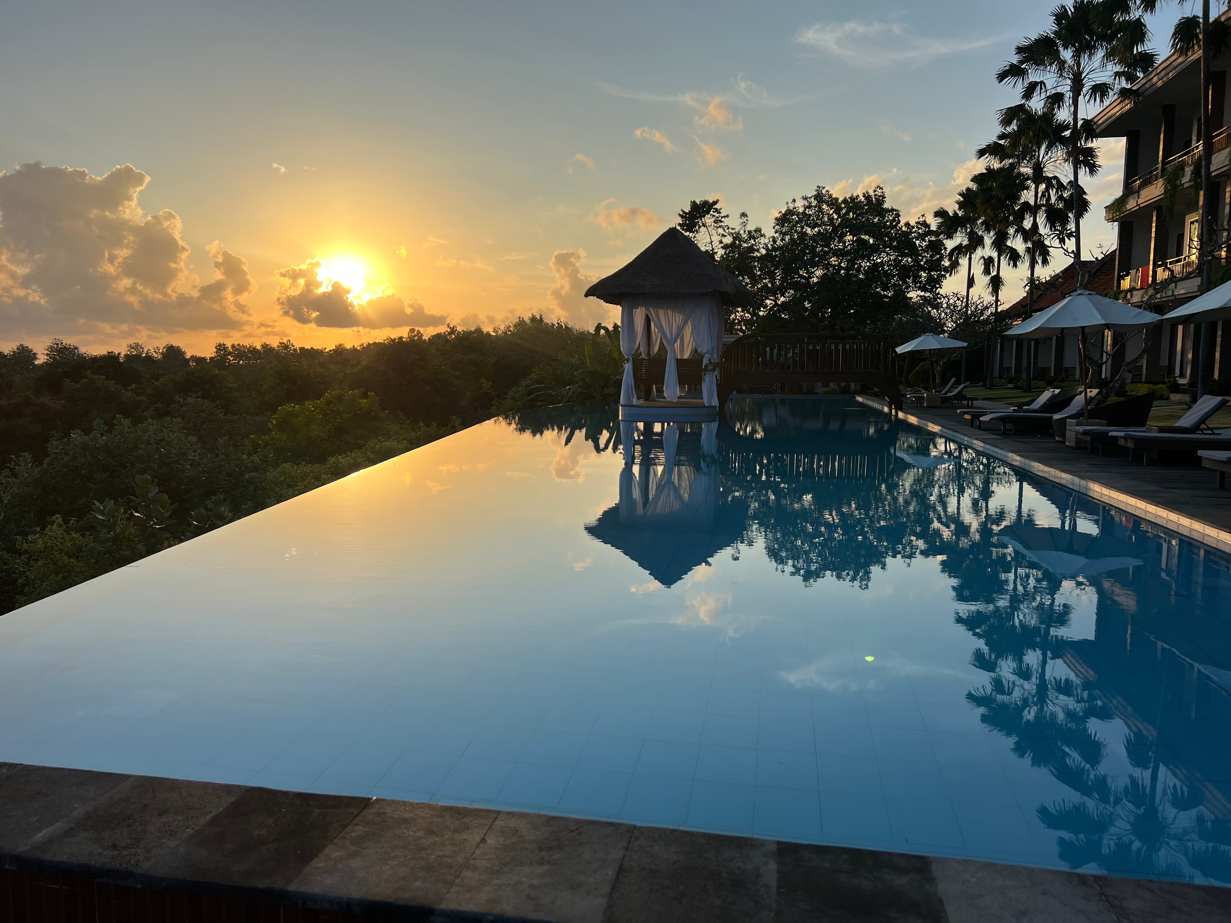 Semabu Hills Hotel-官方