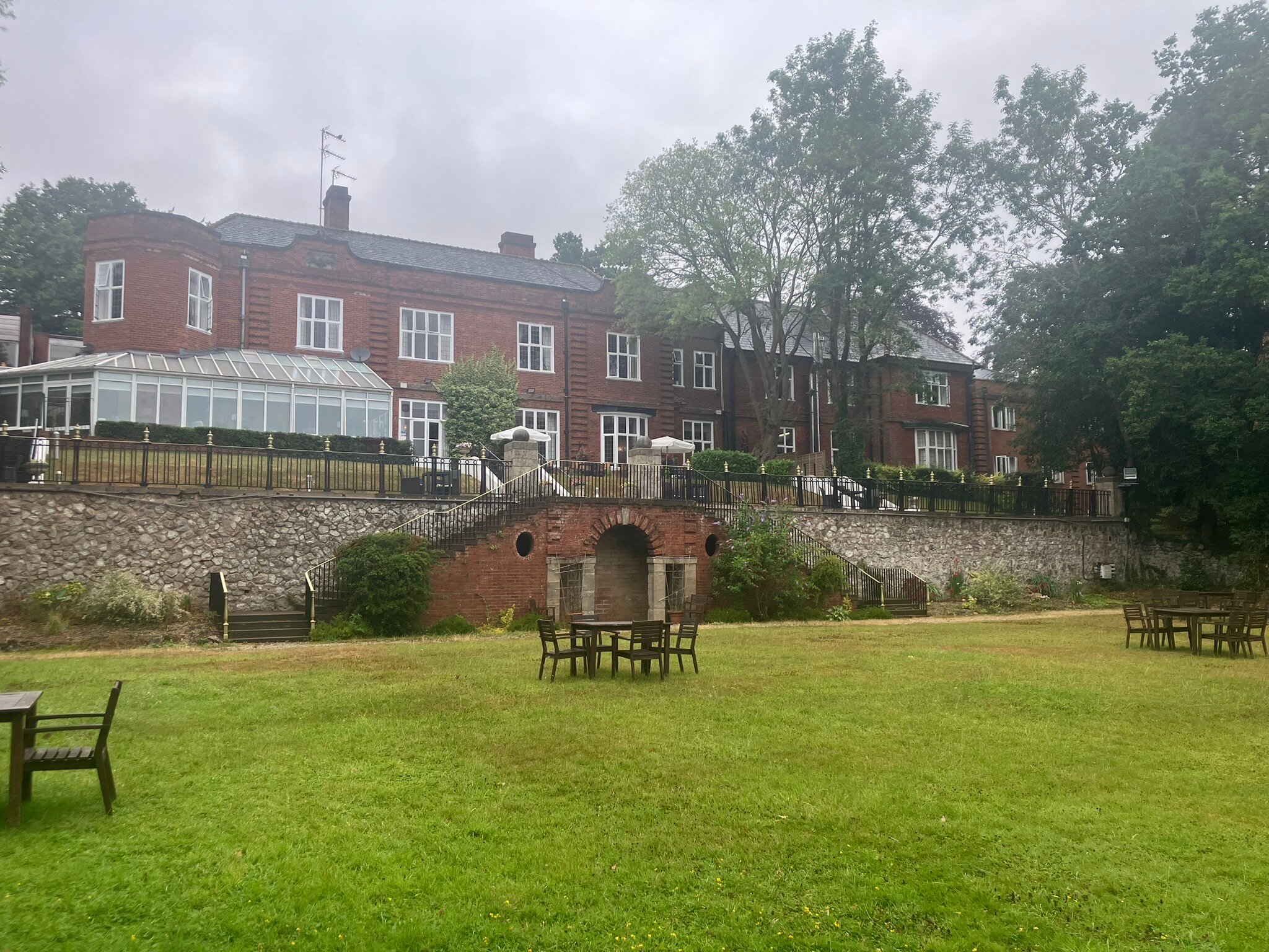 Southcrest Manor Hotel-官方