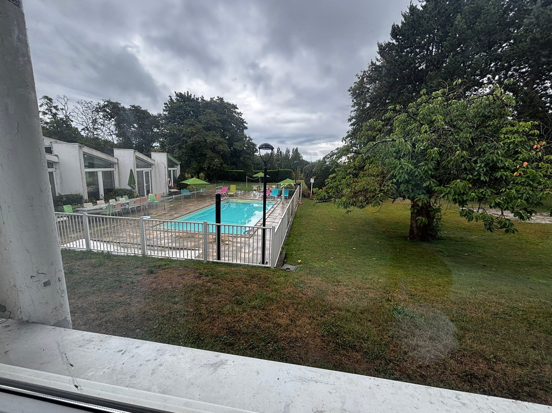 假日度假酒店主图