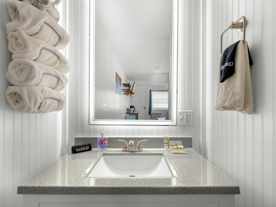 The Lake House Inn主图