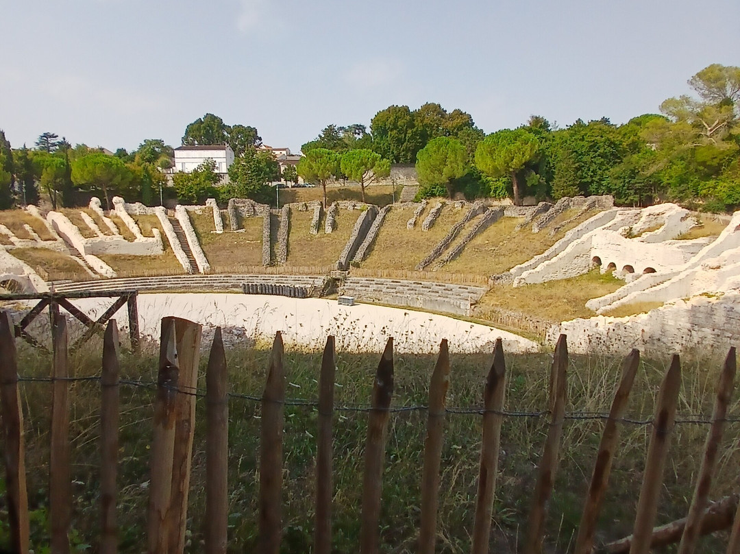 Amphithéâtre de Saintes-桑特必去景点