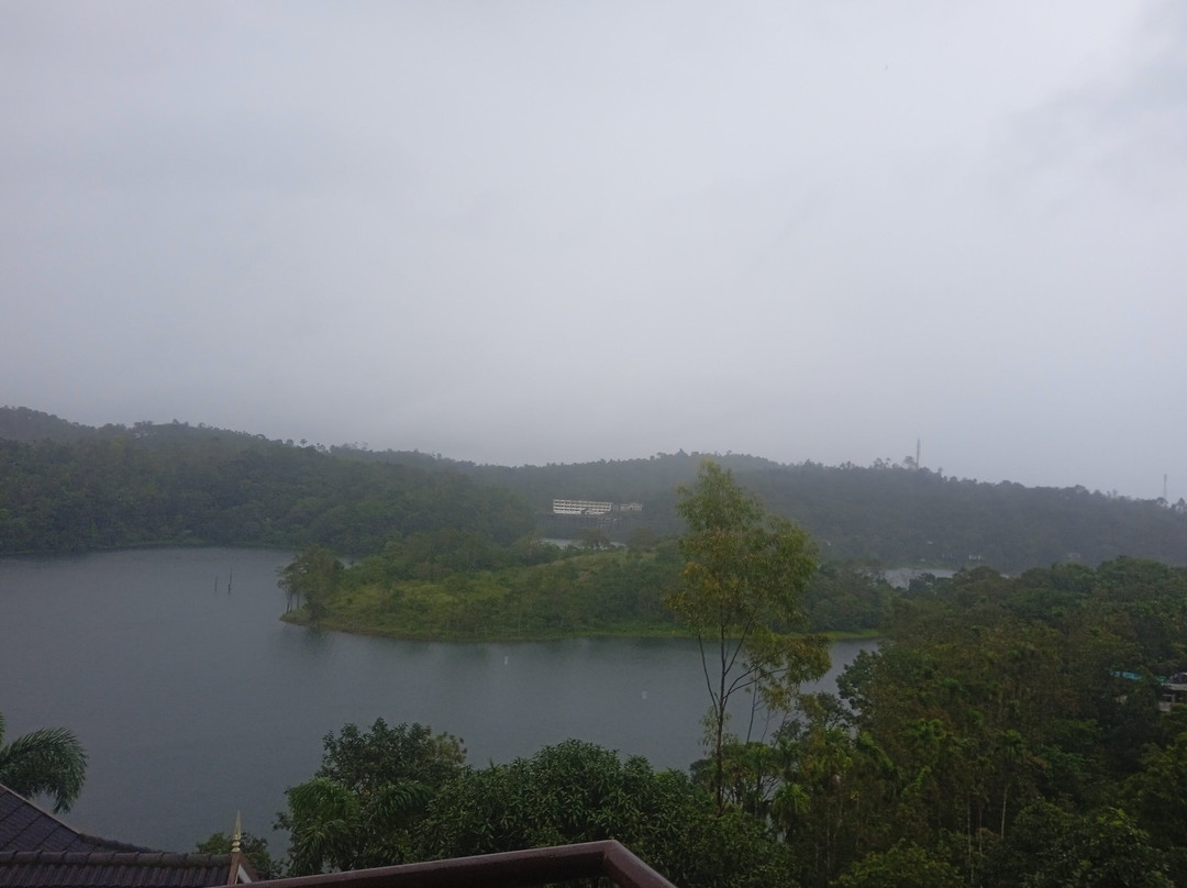 沙罗义度假村主图