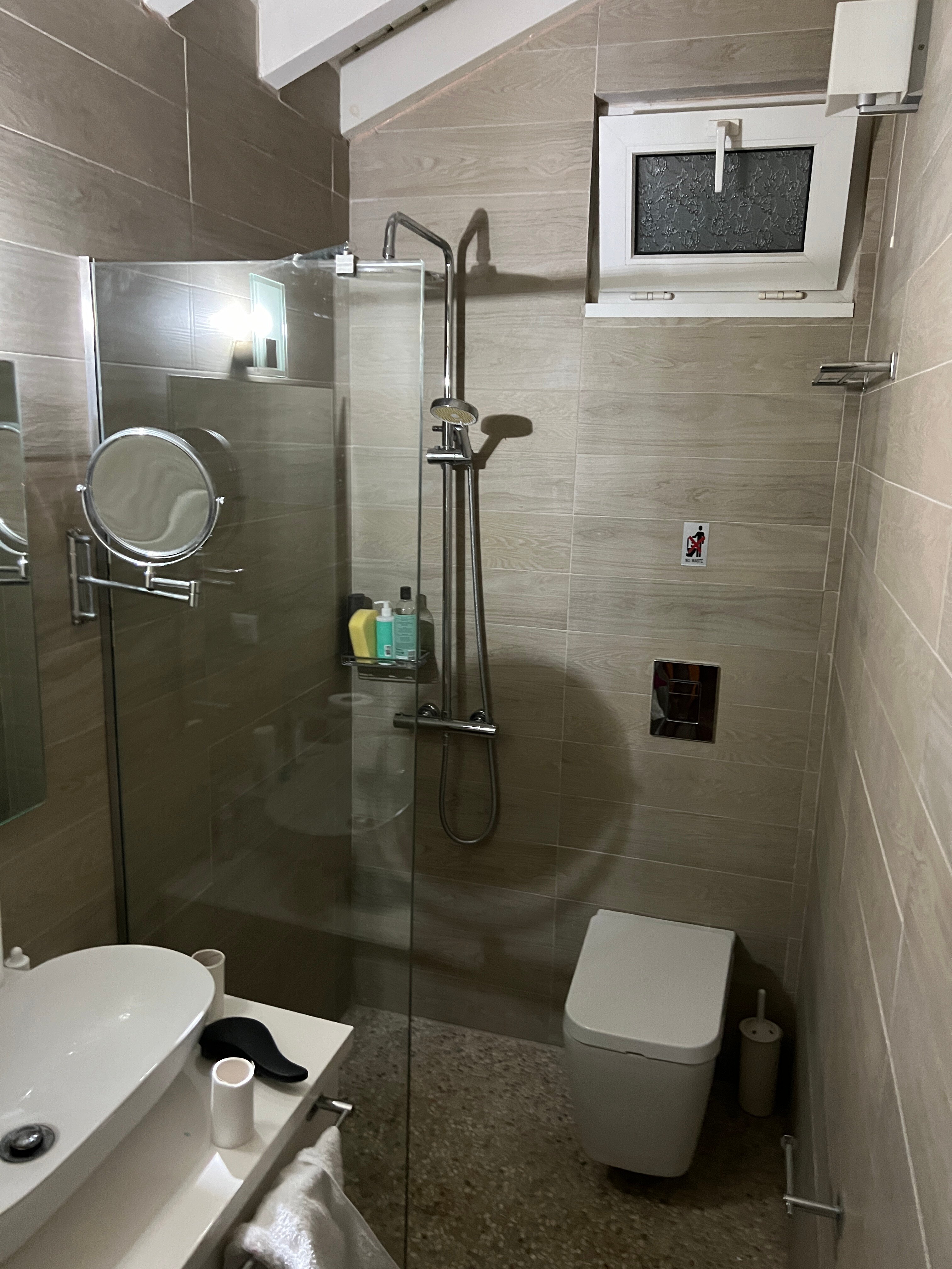 Ariadnes Holiday Accommodation-浴室