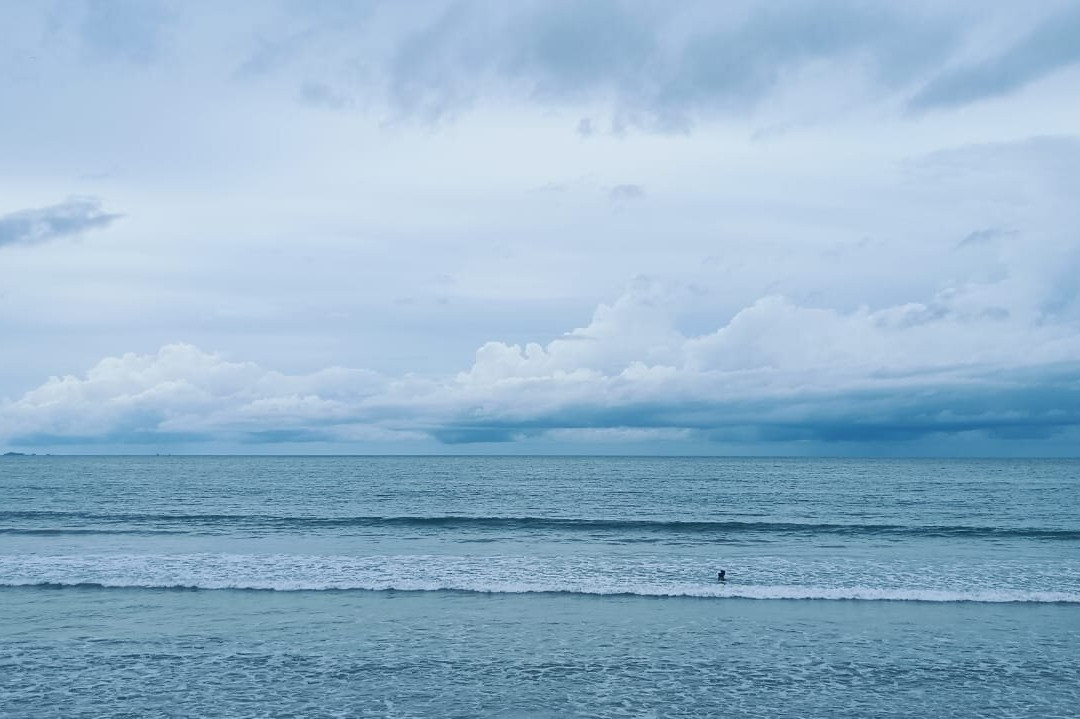 Lira Beach Place