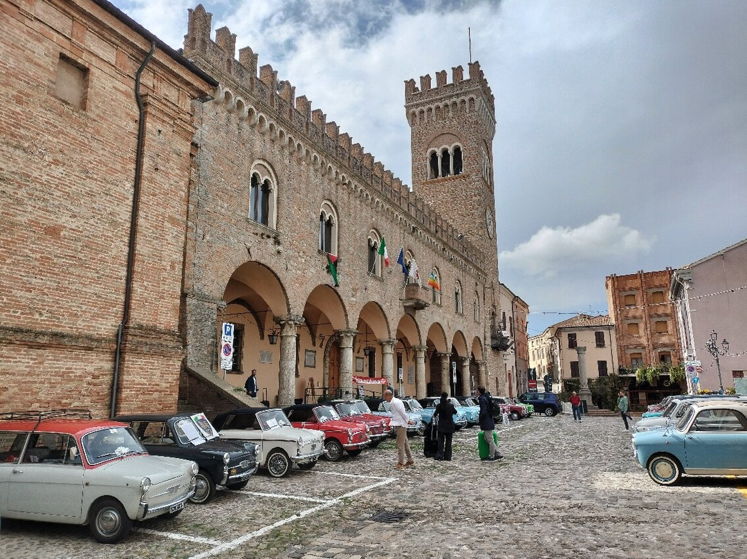 Piazza Della Libertà-贝尔蒂诺罗必去景点