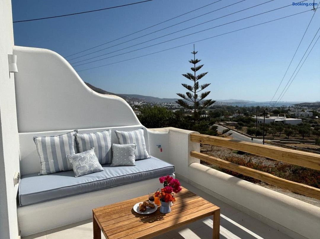 Paros Relux