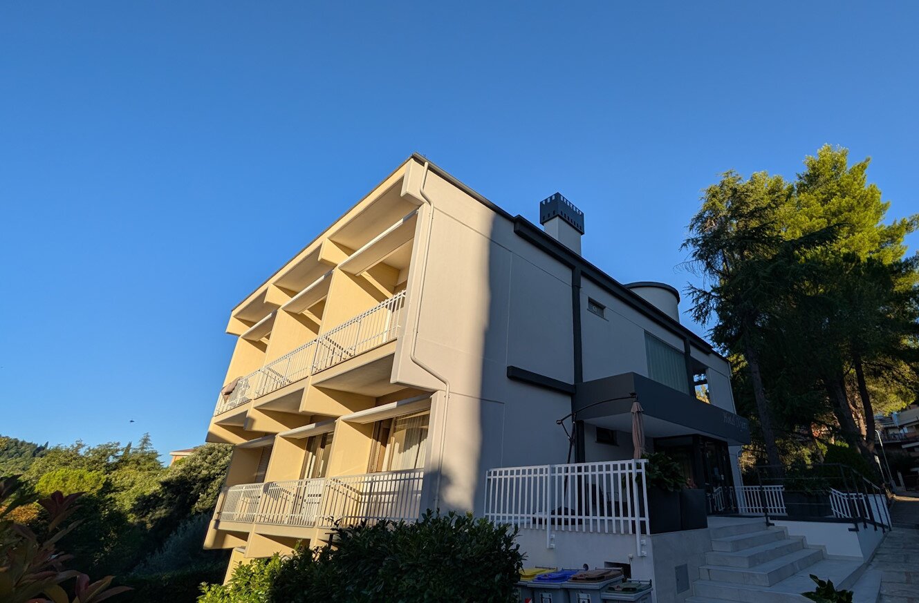 Albergo Nyers-官方