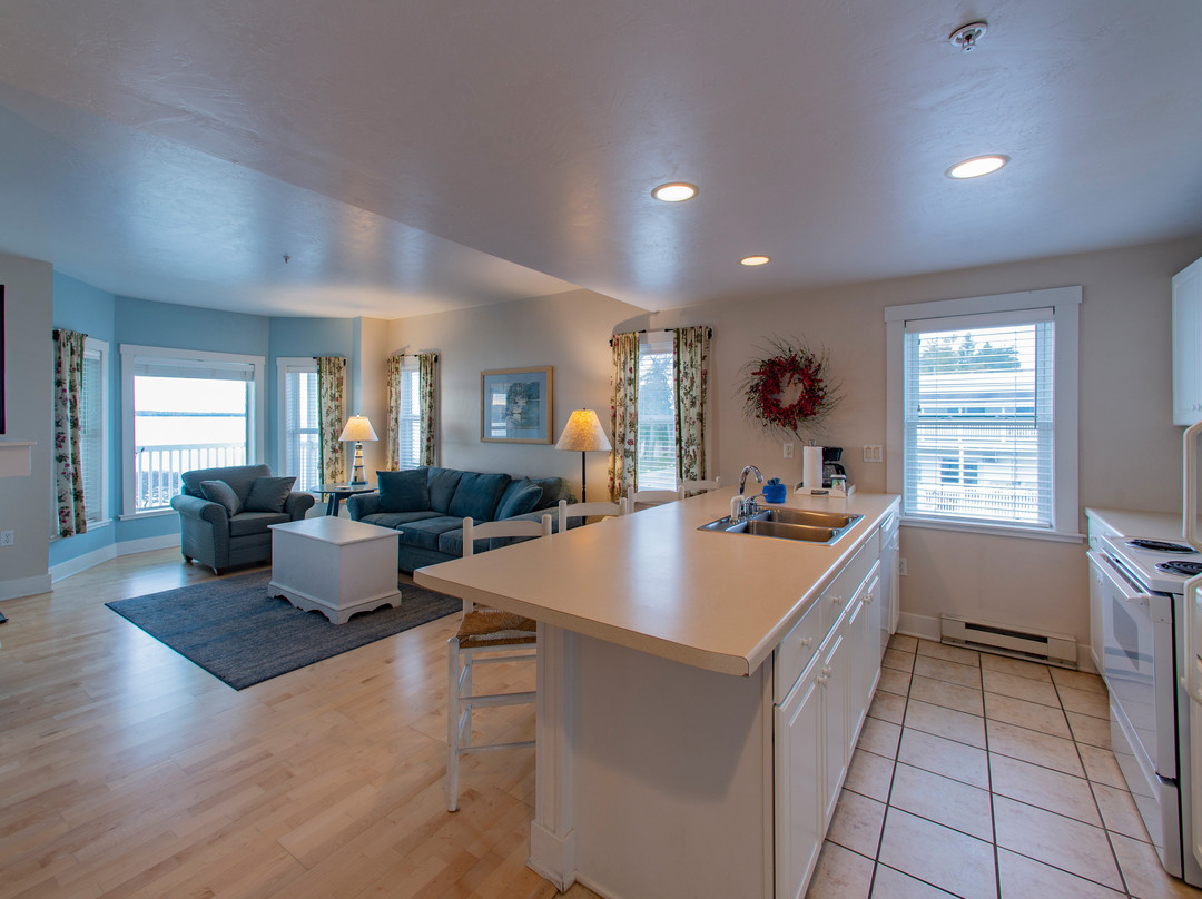 Edgewater Resort主图