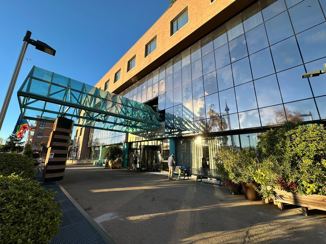 卡斯特里酒店主图