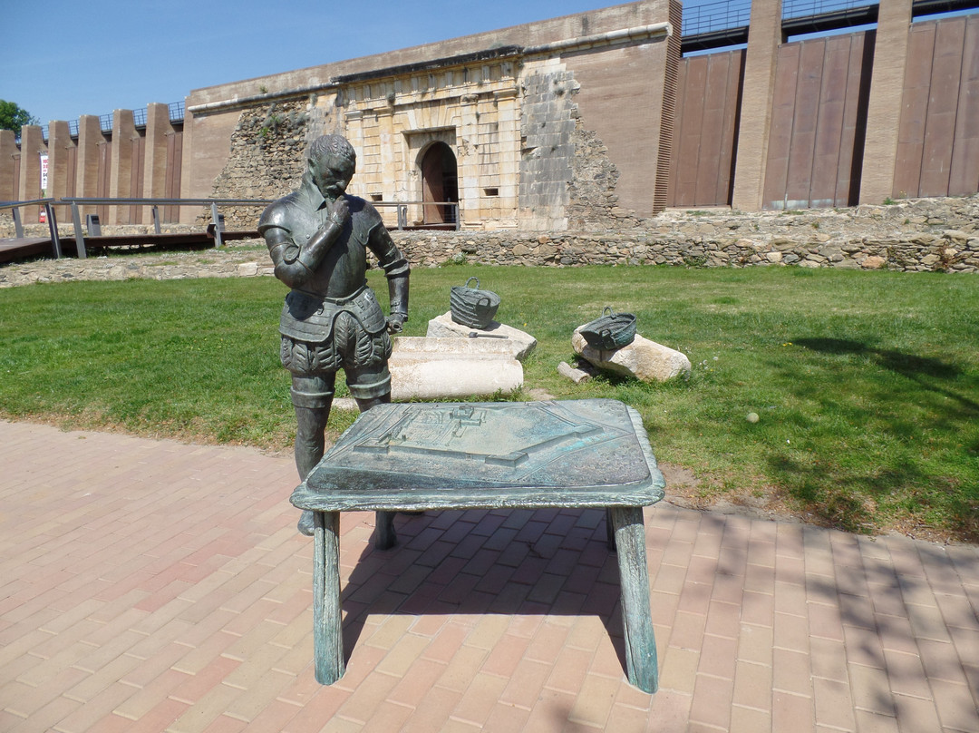 Monumento Al Ingeniero Giovanni Battista Calvi