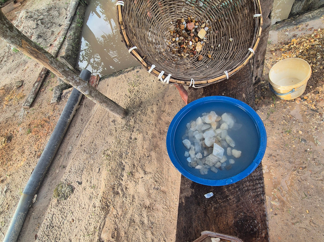 Moonstone Mines and Gem Palace-Ambalangoda必去景点