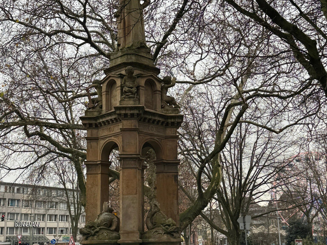 Mercatorbrunnen-杜伊斯堡必去景点