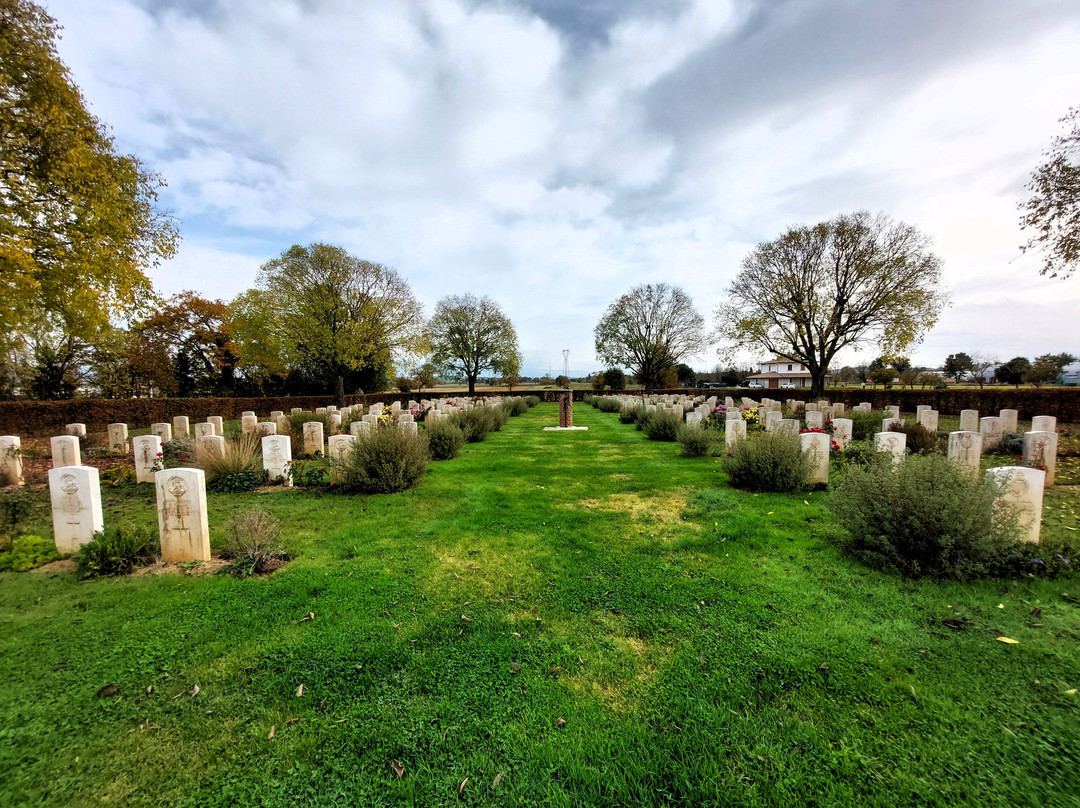 Foiano Della Chiana War Cemetery-Foiano della Chiana必去景点