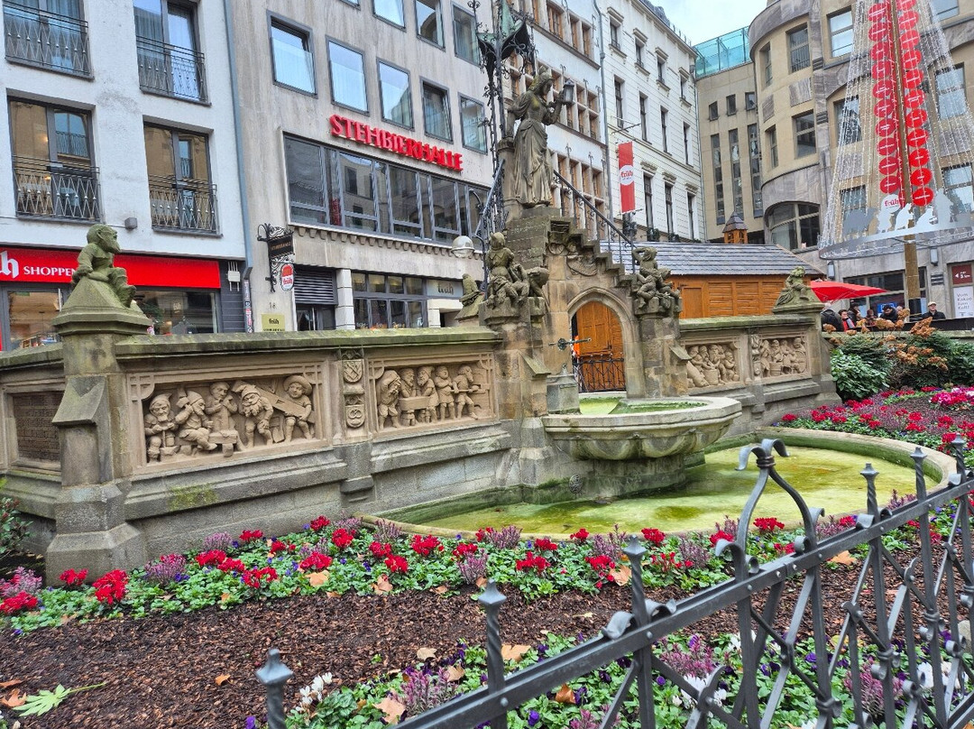 Heinzelmaennchenbrunnen-科隆必去景点