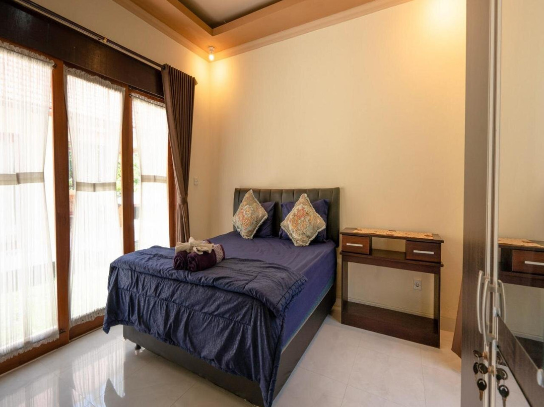 Calm Haven Villa with Amabela Garden Lovina Mitra RedDoorz