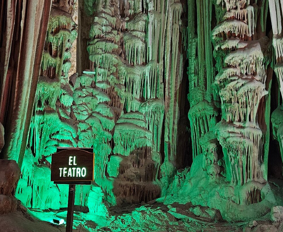 Grutas de Garcia-Garcia必去景点