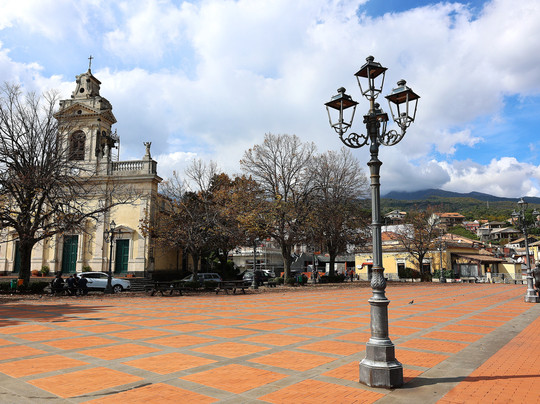 Piazza Belvedere Giovanni d'Aragona-Milo必去景点