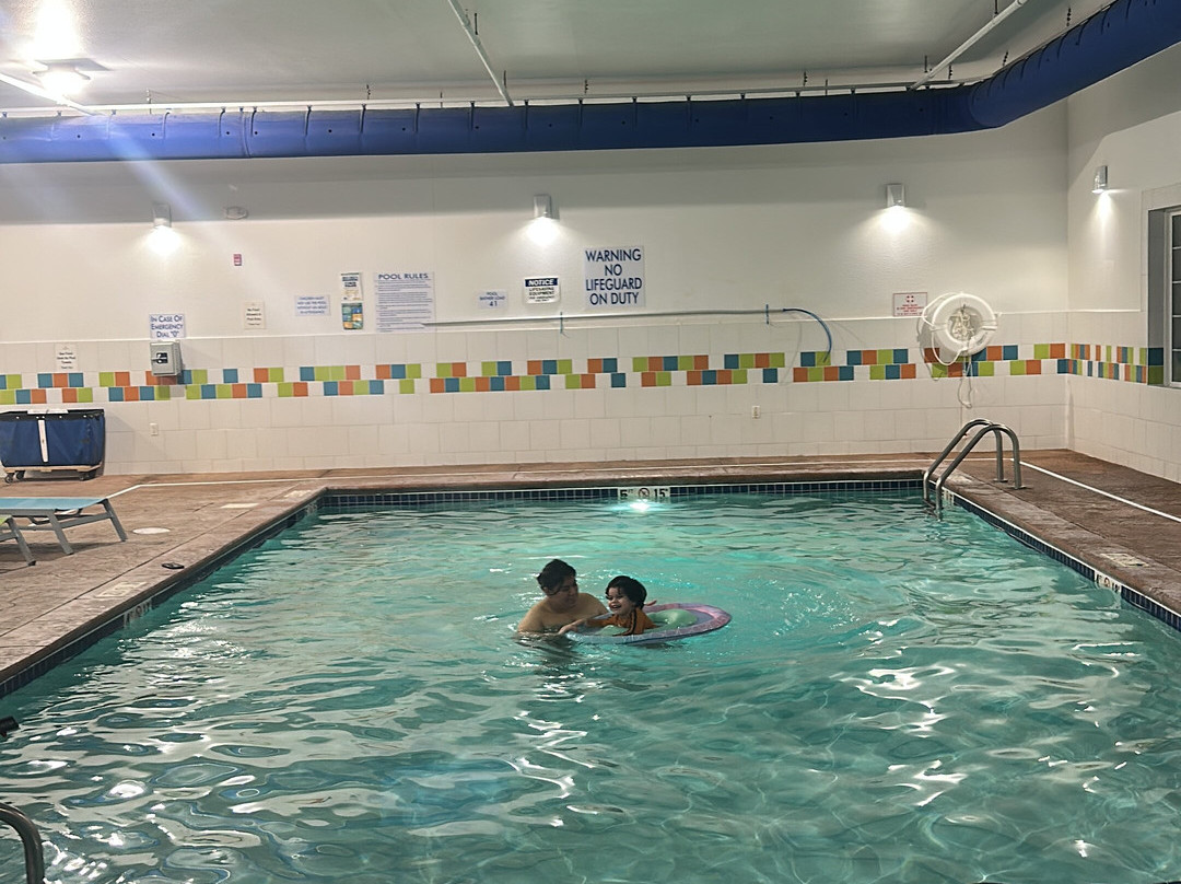 圣保罗伍德伯里拉昆塔温德姆套房酒店主图