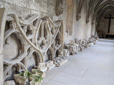 圣加迪安教堂-图尔必去景点