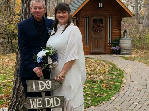 Elope Niagara's Little Log Wedding Chapel-Stevensville必去景点
