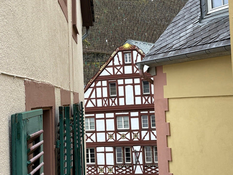 Mittelalterlicher Marktplatz-贝恩卡斯特尔－屈斯必去景点