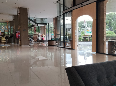 艾耀拉里普斯卡昂酒店主图