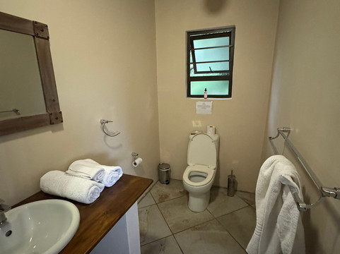 克里斯林非洲山林小屋主图