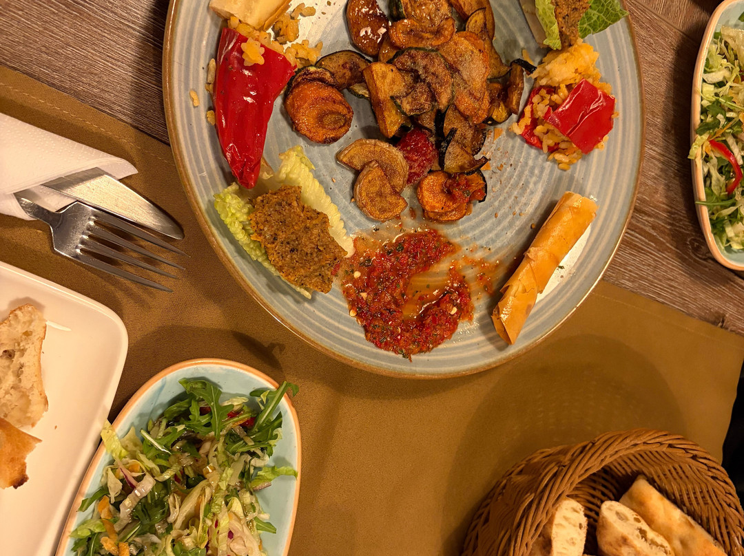 Bilo Restaurant And Bar