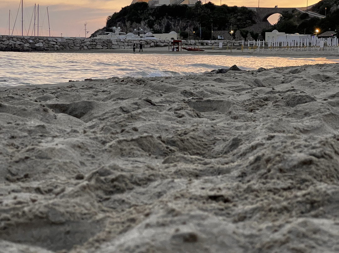 Lido Baia Azzurra-斯佩隆加必去景点