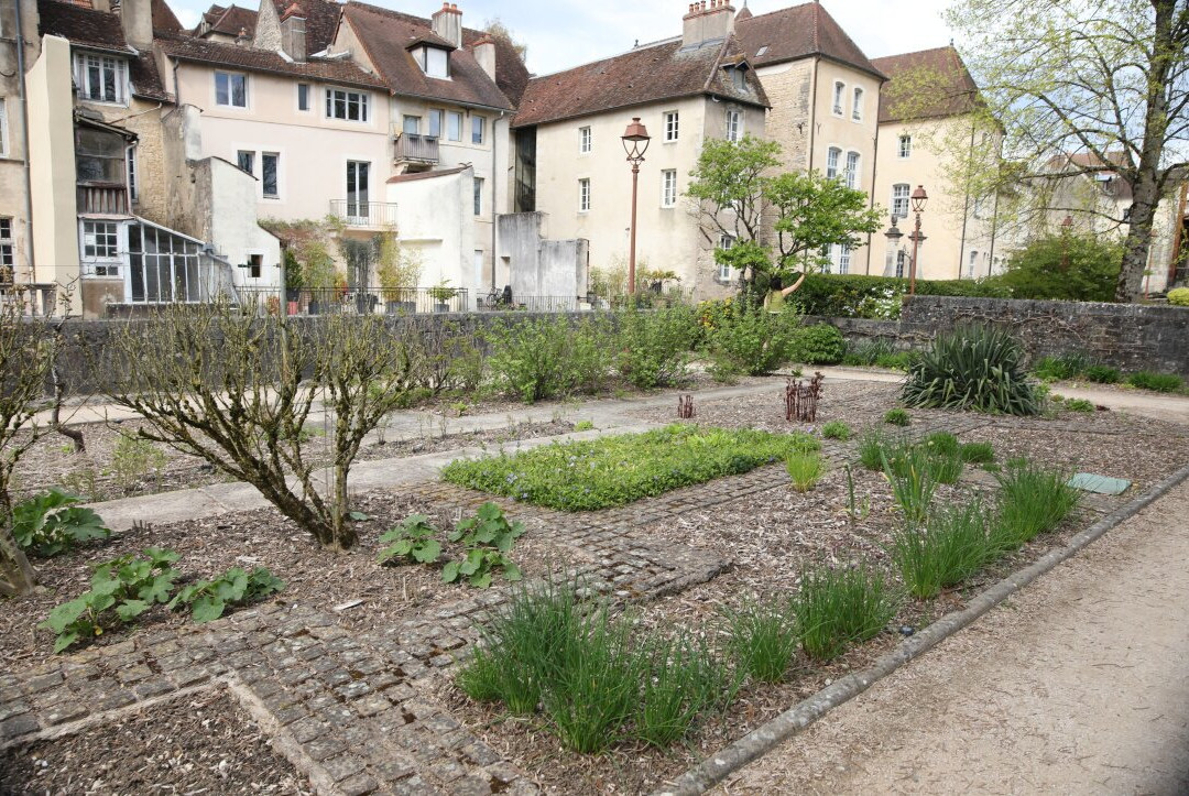 Jardin Botanique des Chevannes-多勒必去景点