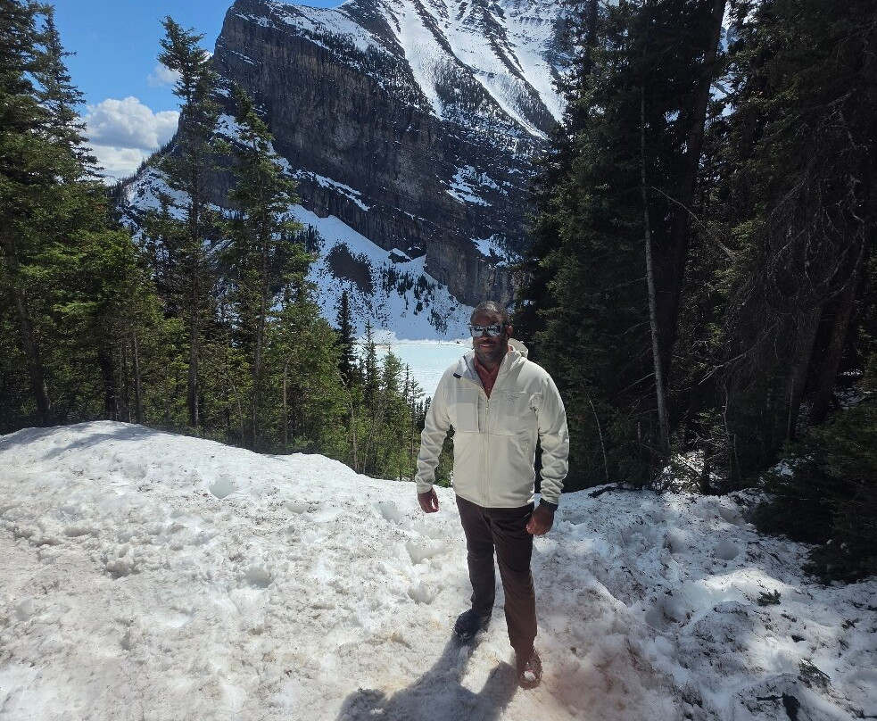 Canadian Rockies Experience-坎莫尔必去景点