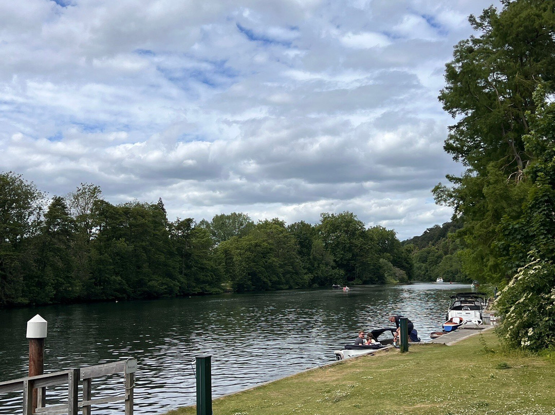 Boating at Cliveden-塔普洛必去景点