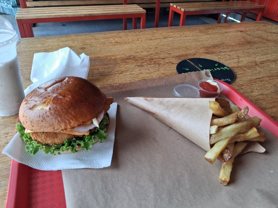 Burger 'n Shake
