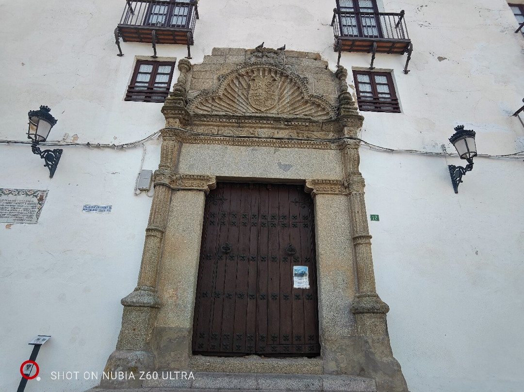 Plaza Mayor-La Puebla de Montalban必去景点