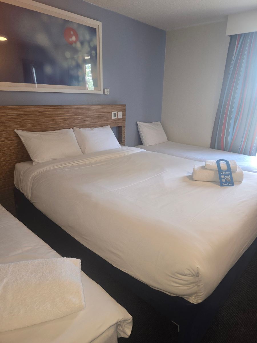 旅屋酒店-德比板球场-旅行者
