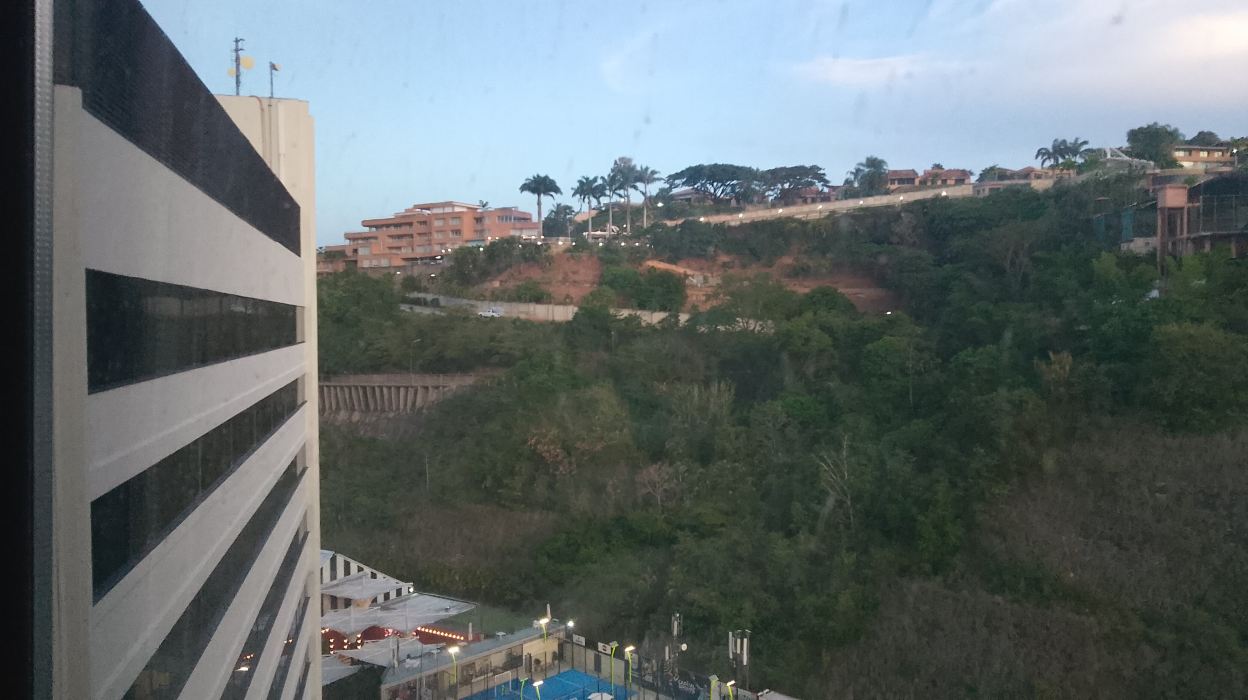 加拉加斯尤罗比尔丁套房酒店-旅行者
