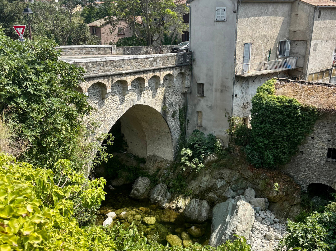 Fontaine des Quatre-Canons-Corte必去景点
