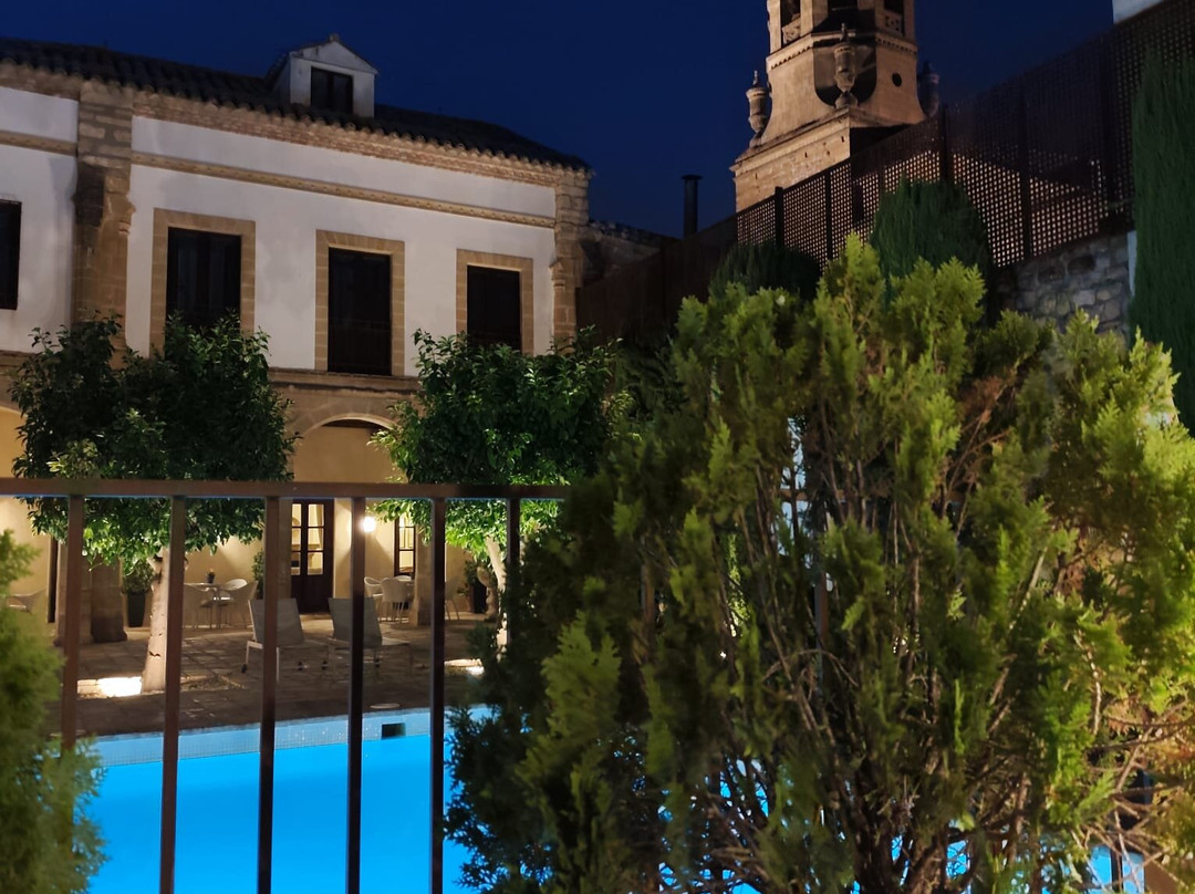 拉卢娜普尔塔酒店主图