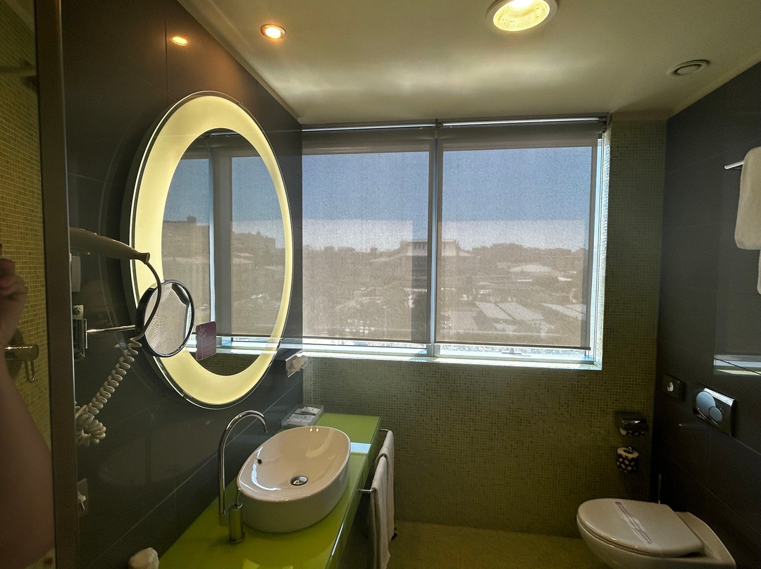 UNA HOTELS T Hotel Cagliari主图