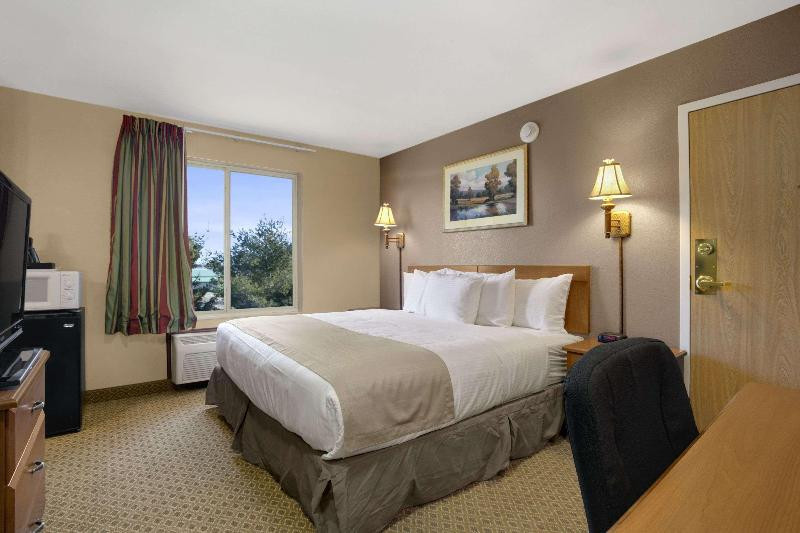 Alexander酒店住宿-Baymont by Wyndham Jacksonville