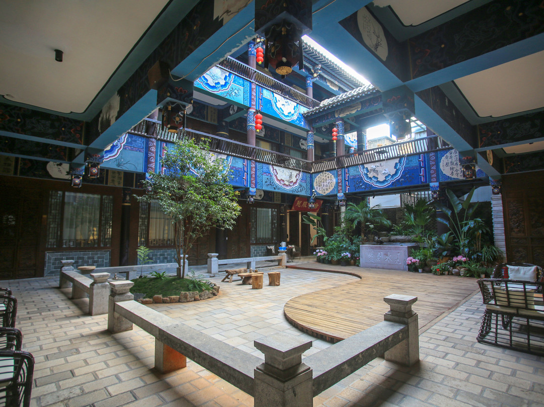 汇源楼客栈(建水古城朱家花园店)