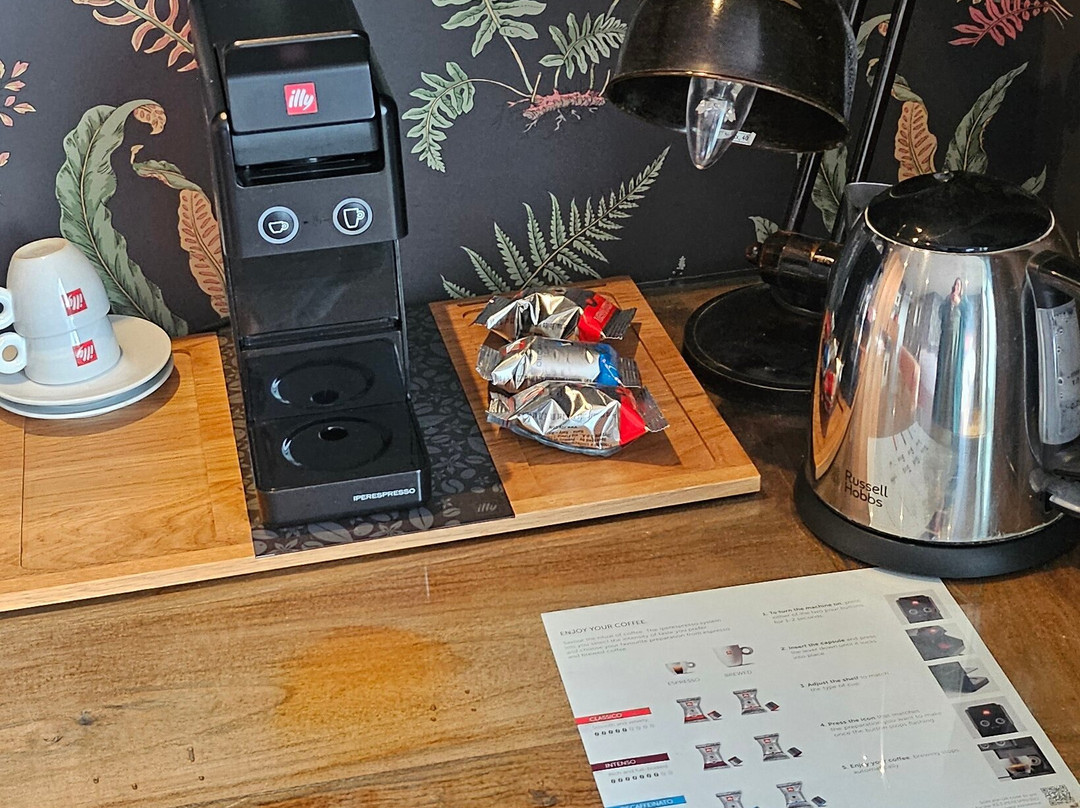 瓦尔斯蒂水疗酒店主图