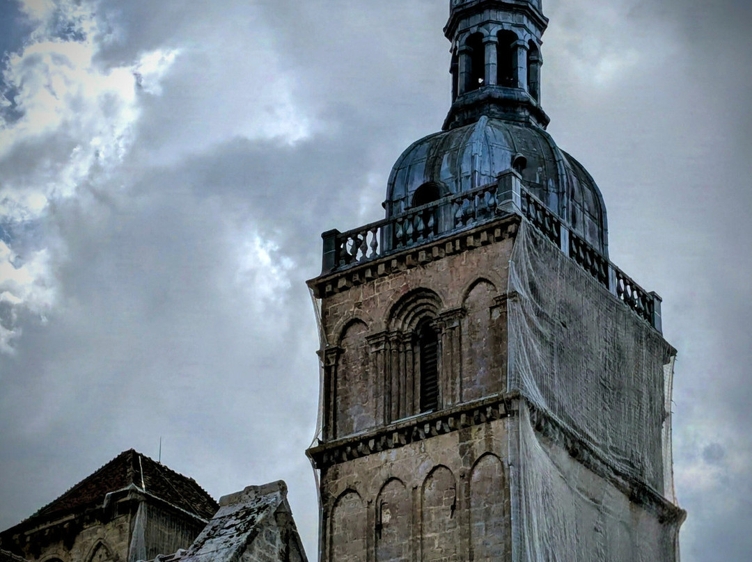 Basilique Saint Andoche de Saulieu-索留必去景点